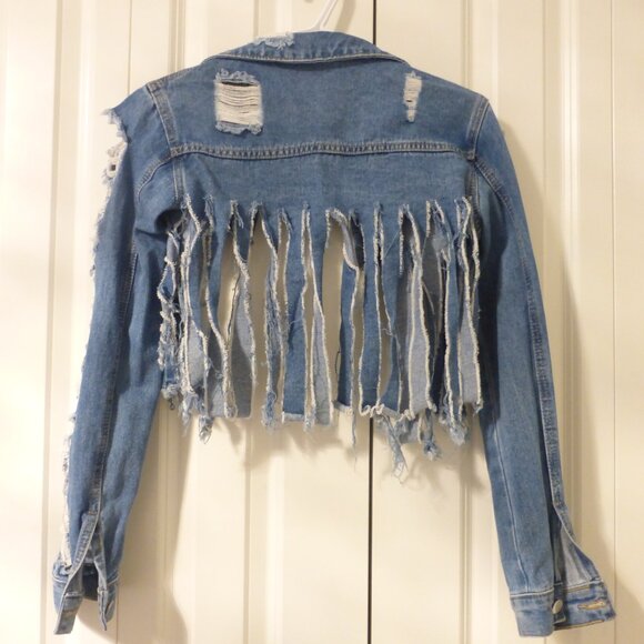 SHEIN super distressed and frayed cropped denim jacket - Picture 2 of 9